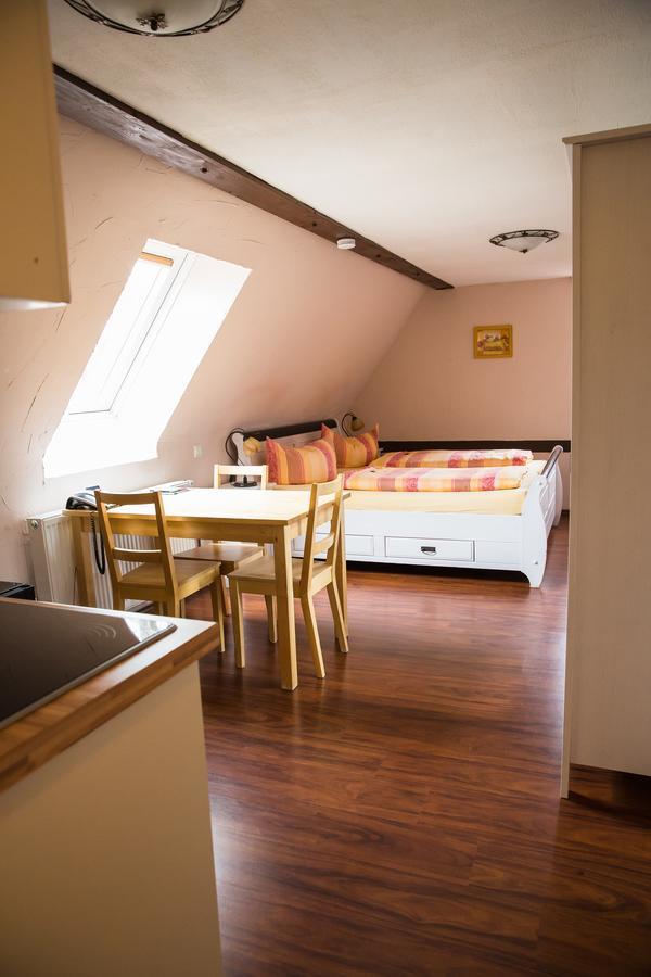 Landhotel Im Hexenwinkel Wiernsheim Ngoại thất bức ảnh